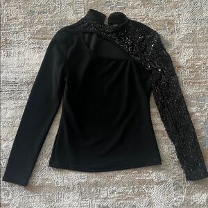 ‼️ Black Sequin Sleeve Top ‼️